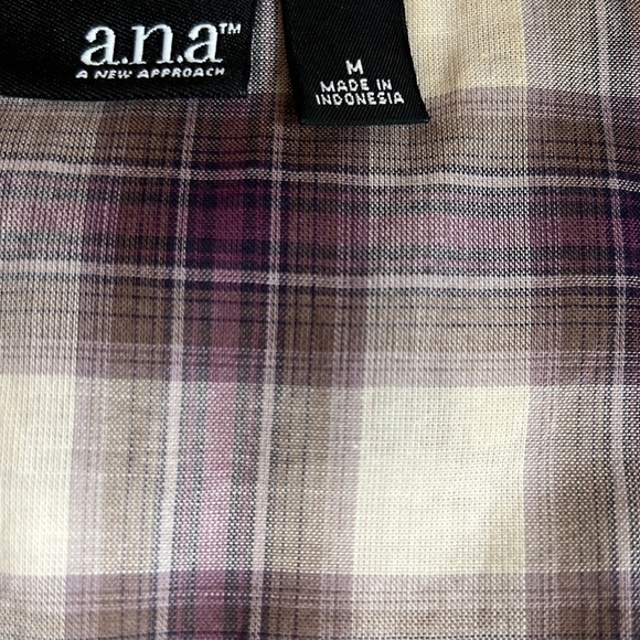 A.N.A Women’s Size Medium Sleeveless Button Down Purple Ruffled Top - Picture 3 of 6